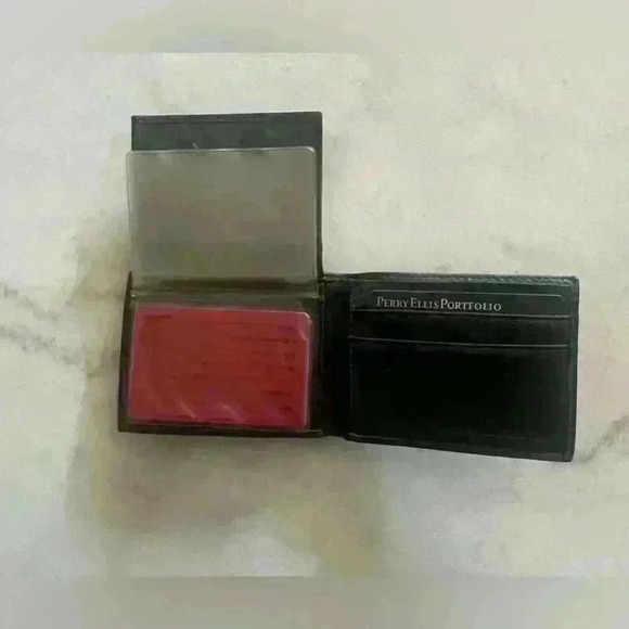 Perry Ellis black leather portfolio men’s wallet new without tags - Picture 3 of 4